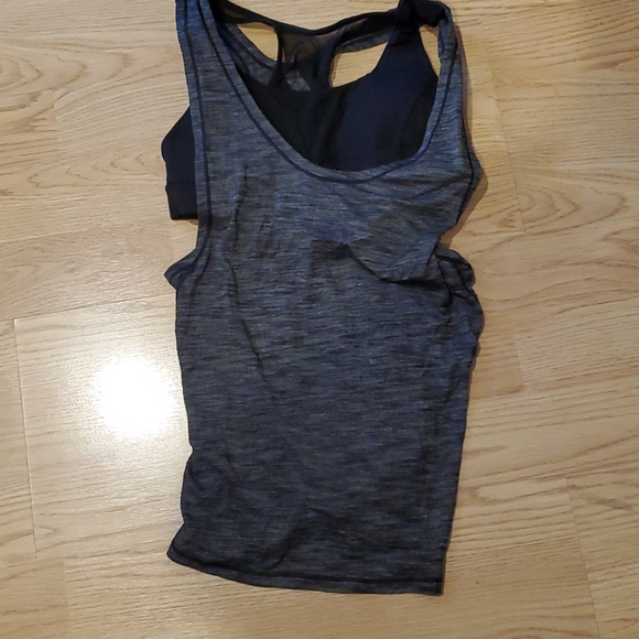 lululemon athletica Tops - Lululemon double layer work out top size 8